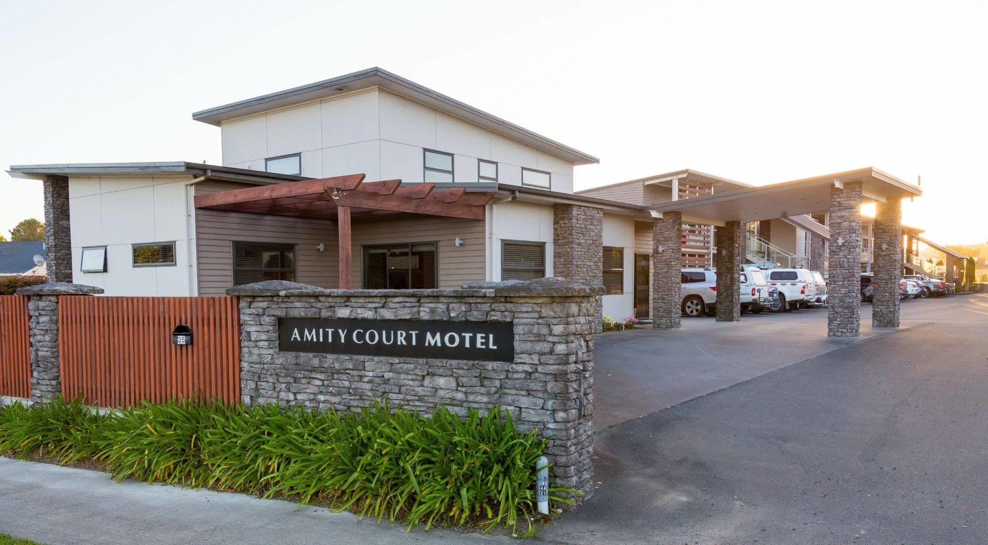 Amity Court Motel Stratford Exterior photo